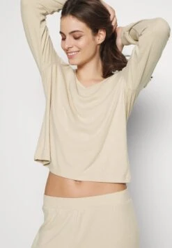 Anna Field Pyjama - Off-White 13 Anna Field Pyjama - Off-White -Anna Field 1f950543f22a49e99e0bf827dcb85ca5