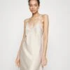 Anna Field Bridal Nightie / 003 - Off-White - Nachtjapon - 003 - Off-White -Anna Field 7d1e53598b5340148d90f82e5789998c